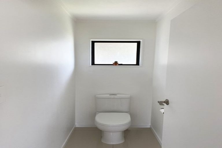 Photo of property in 3a Lyn Grove, Papamoa Beach, Papamoa, 3118