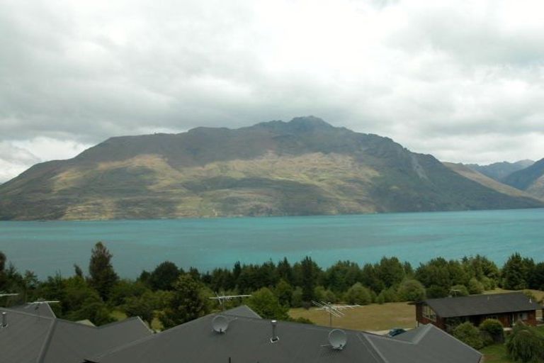 Photo of property in Arno Apartment, 5/8 Mckerrow Place, Sunshine Bay, Queenstown, 9300