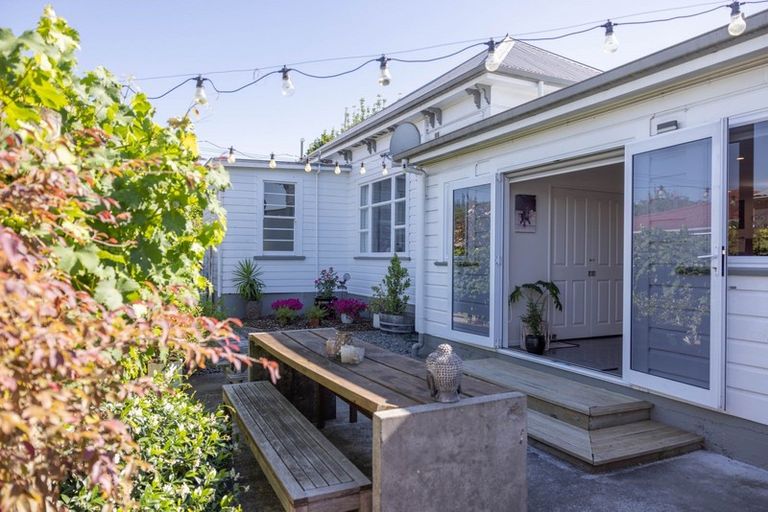 Photo of property in 49 Te Aute Road, Havelock North, 4130