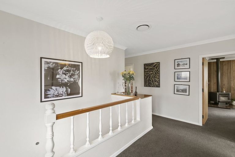 Photo of property in 7 Onehuka Road, Tirohanga, Lower Hutt, 5010