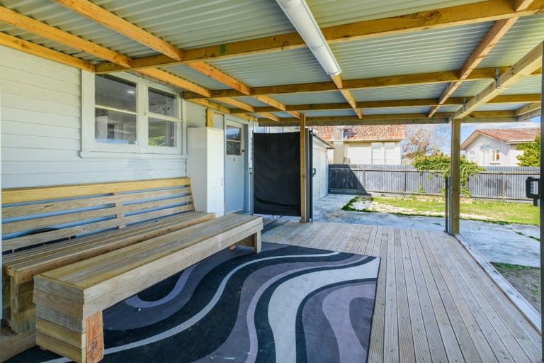 Photo of property in 30 Thames Street, Roslyn, Palmerston North, 4414