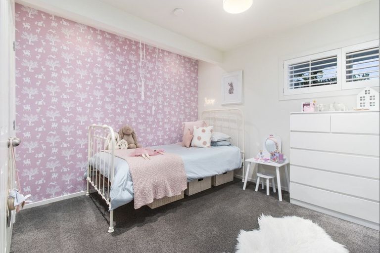 Photo of property in 8 Alfred Street, Northcote Point, Auckland, 0627
