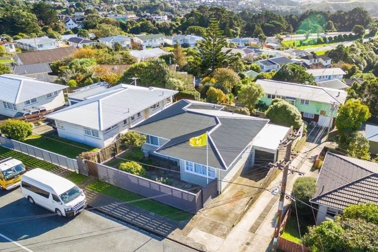 Photo of property in 44 Mark Avenue, Paparangi, Wellington, 6037