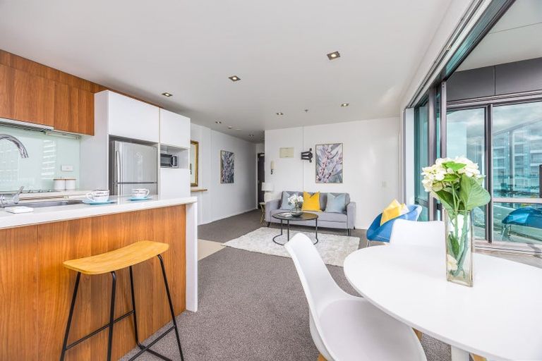 Photo of property in 6 Lancelot Road, Orewa, 0931