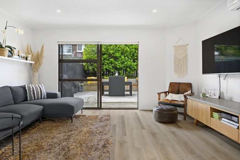 Photo of property in 7/133 Ennis Avenue, Pakuranga Heights, Auckland, 2010