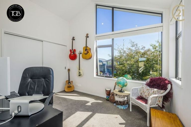 Photo of property in 3 Courage Road, Papakura, 2110