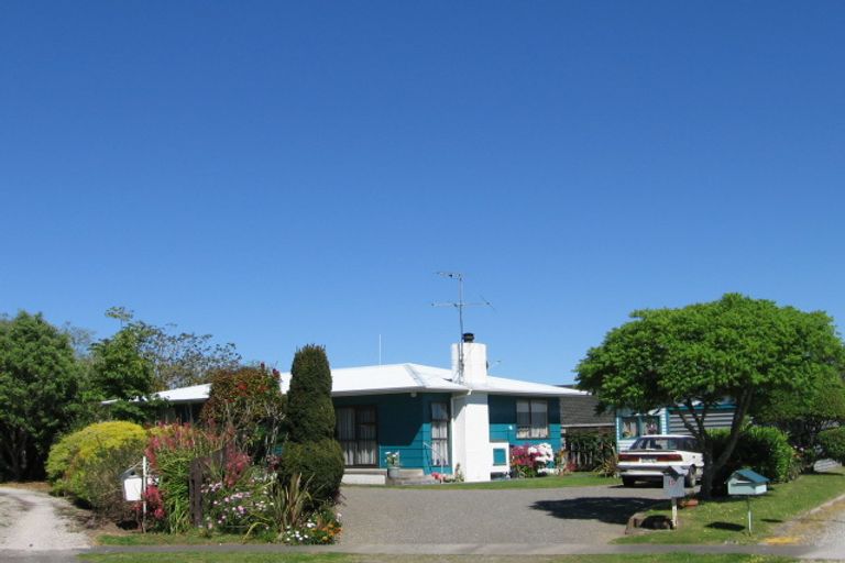 Photo of property in 10 Clifton Place, Riverdale, Gisborne, 4010