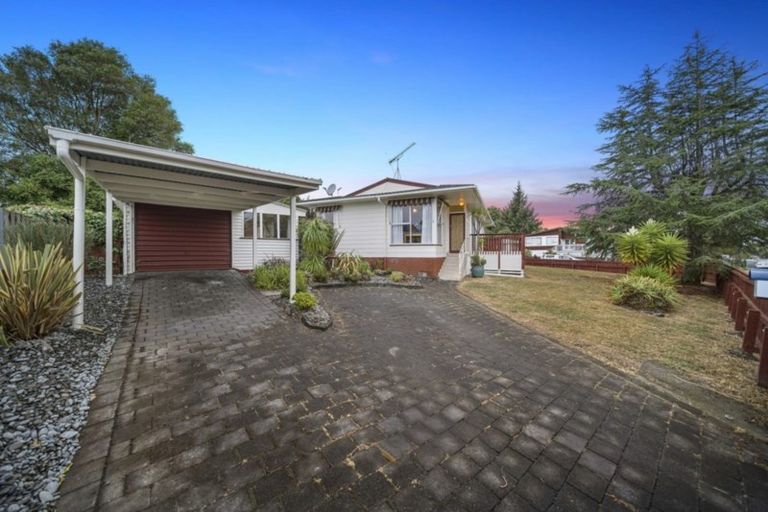 Photo of property in 4 Robert Allan Way, Pakuranga Heights, Auckland, 2010