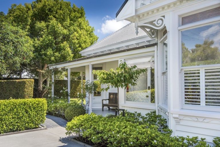 Photo of property in 126 Calliope Road, Stanley Point, Auckland, 0624