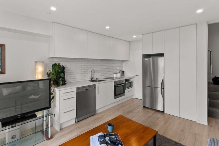 Photo of property in 7/10 New Brighton Road, Shirley, Christchurch, 8061