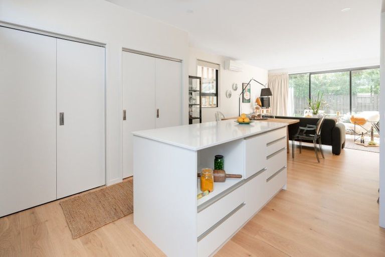 Photo of property in 16b Inglis Street, Seatoun, Wellington, 6022