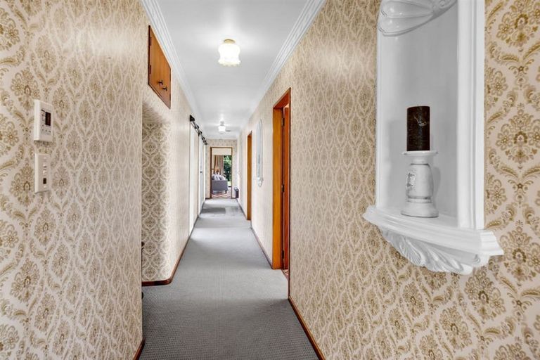 Photo of property in 240 Waihi Road, Hawera, 4610