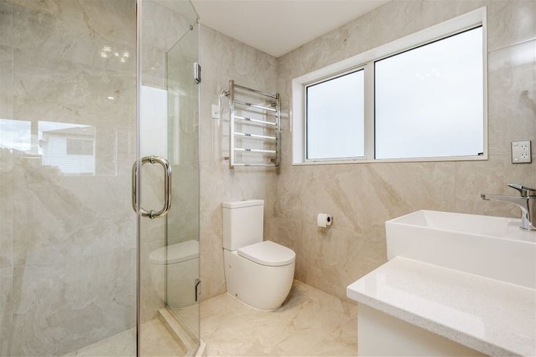 Photo of property in 14 Frazen Avenue, Papakura, 2110