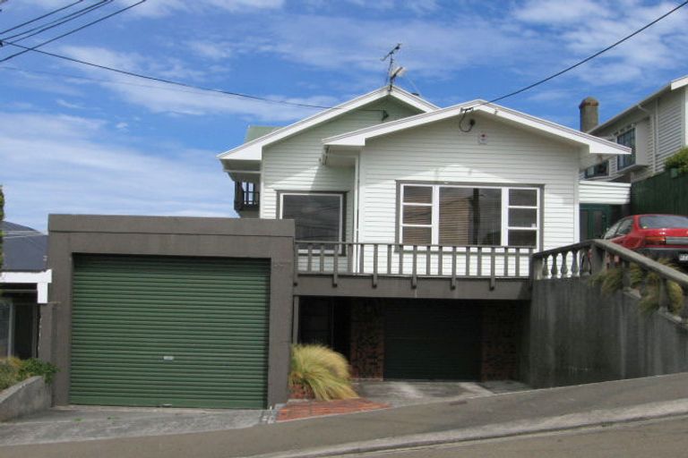 Photo of property in 13 Milne Terrace, Island Bay, Wellington, 6023