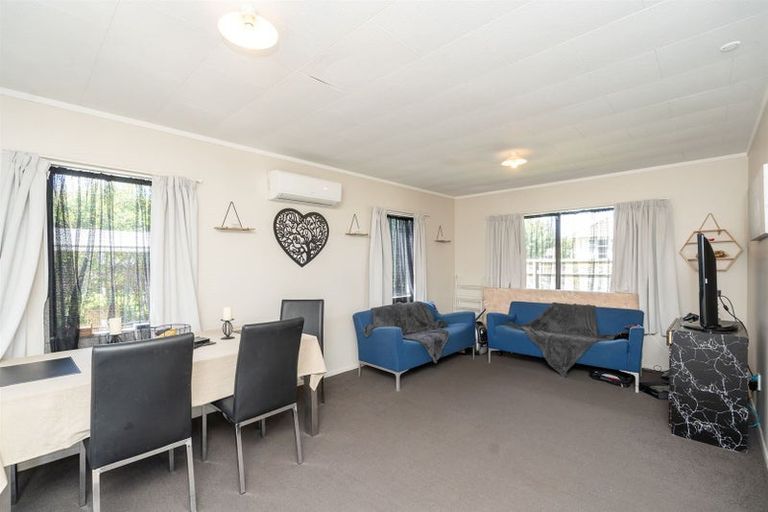 Photo of property in 25b Ross Crescent, Fairfield, Hamilton, 3214
