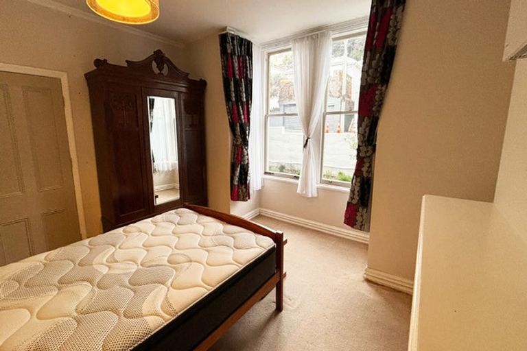 Photo of property in 92 Austin Street, Mount Victoria, Wellington, 6011