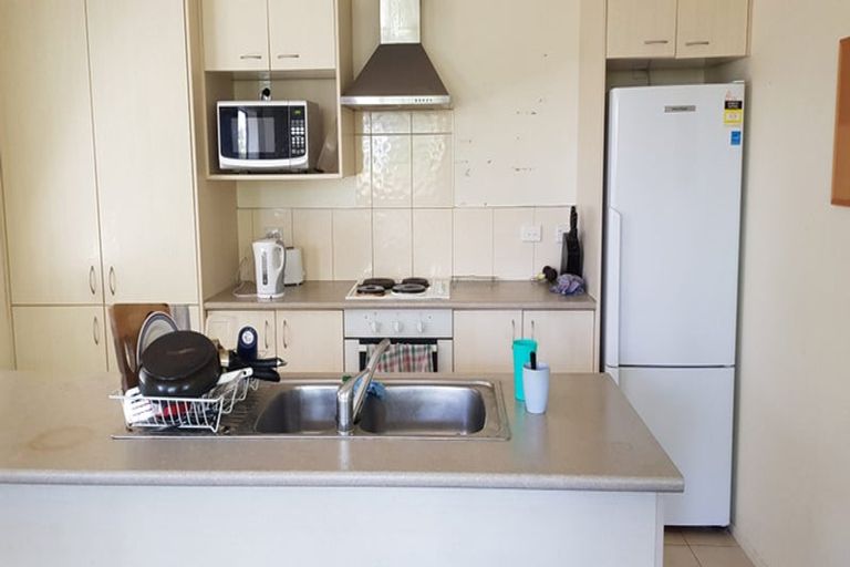 Photo of property in 8d Schnapper Rock Road, Schnapper Rock, Auckland, 0632