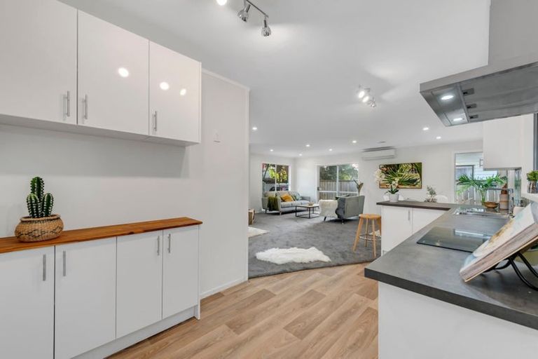 Photo of property in 9 Smedley Street, Manurewa, Auckland, 2102