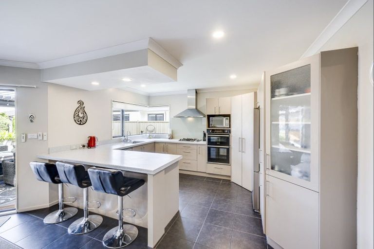 Photo of property in 15 Pania Place, Poraiti, Napier, 4112