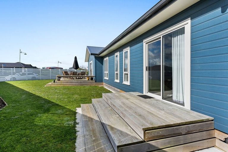 Photo of property in 27 County Drive, Hawera, 4610