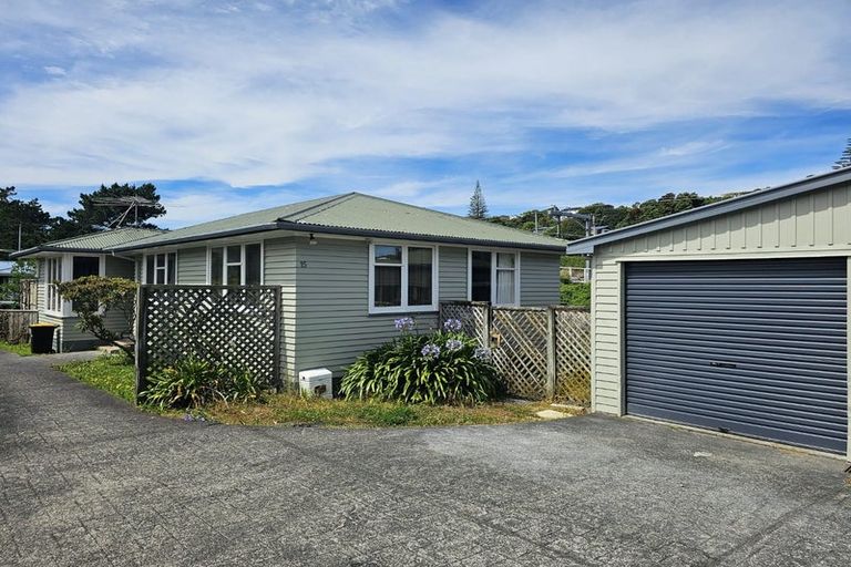 Photo of property in 15 Tawa Street, Tawa, Wellington, 5028