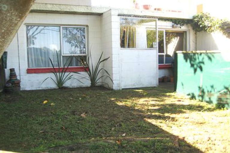 Photo of property in 2/2 Riverview Road, Panmure, Auckland, 1072