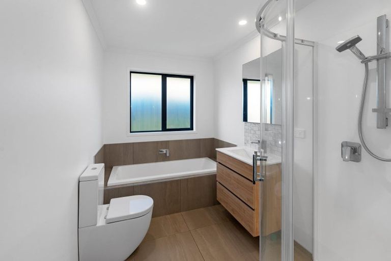 Photo of property in 6 Tarara Lane, Kumeu, 0810