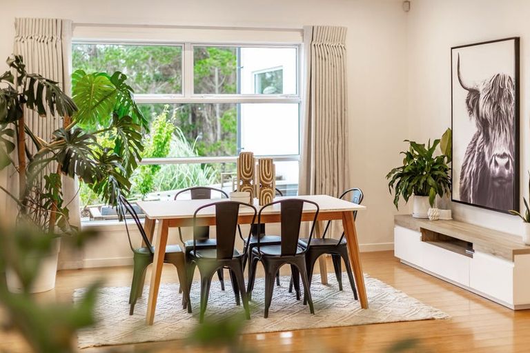 Photo of property in 32 Pacific View, Whitby, Porirua, 5024