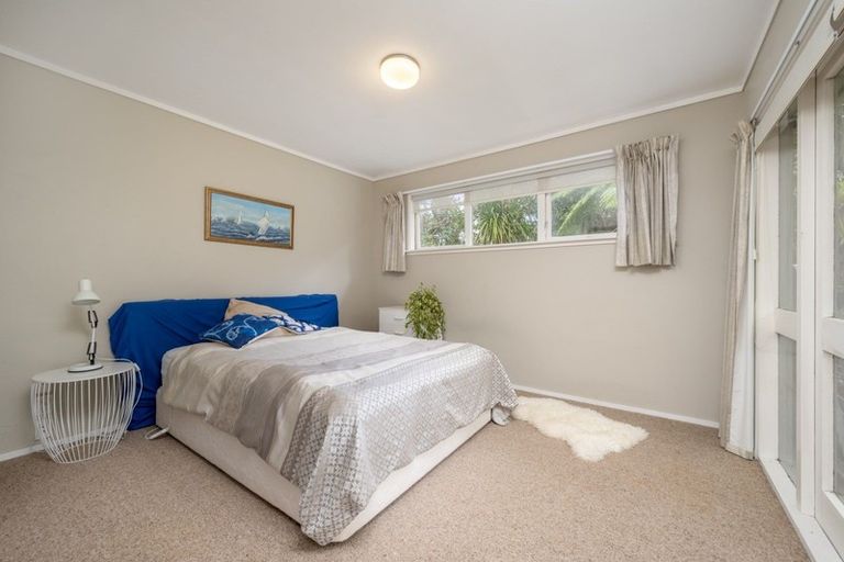 Photo of property in 30a Kiteroa Terrace, Rothesay Bay, Auckland, 0630
