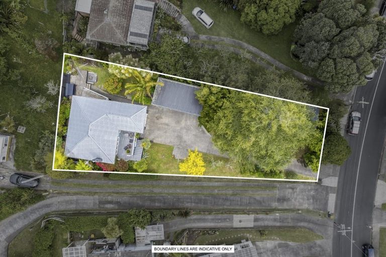 Photo of property in 18 Derwent Crescent, Titirangi, Auckland, 0604