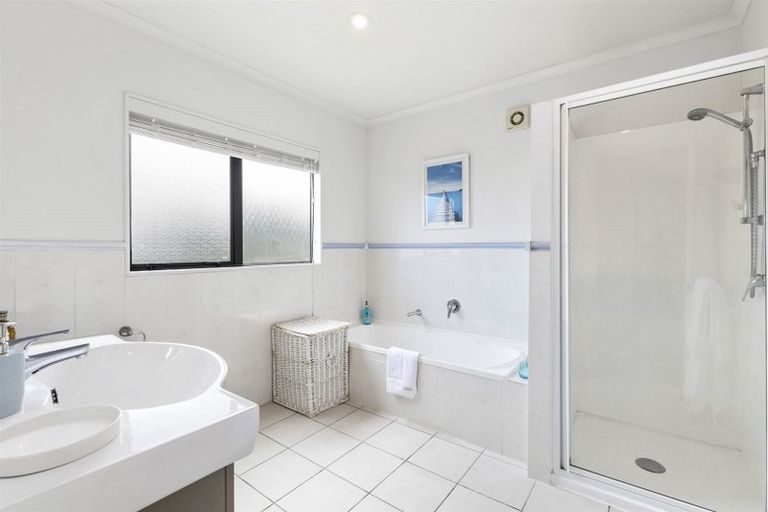 Photo of property in 12/102 Greenhithe Road, Greenhithe, Auckland, 0632