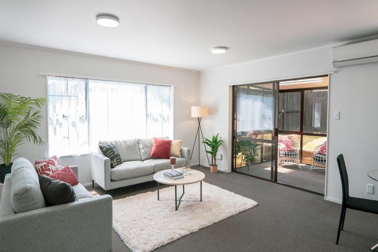 Photo of property in 4/50 Wellington Street, Howick, Auckland, 2014