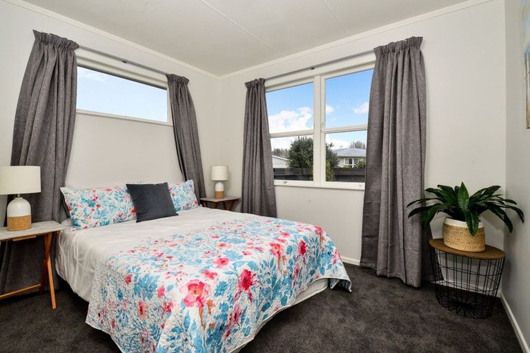 Photo of property in 10 Bremridge Place, Melville, Hamilton, 3206