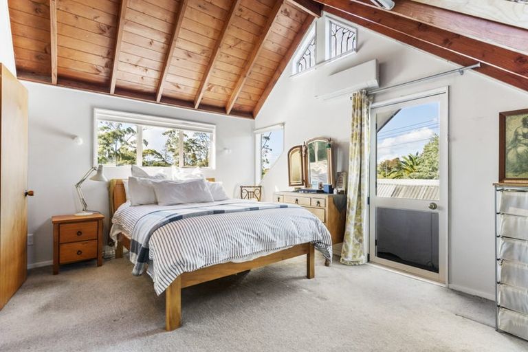 Photo of property in 1/28 Cresta Avenue, Beach Haven, Auckland, 0626