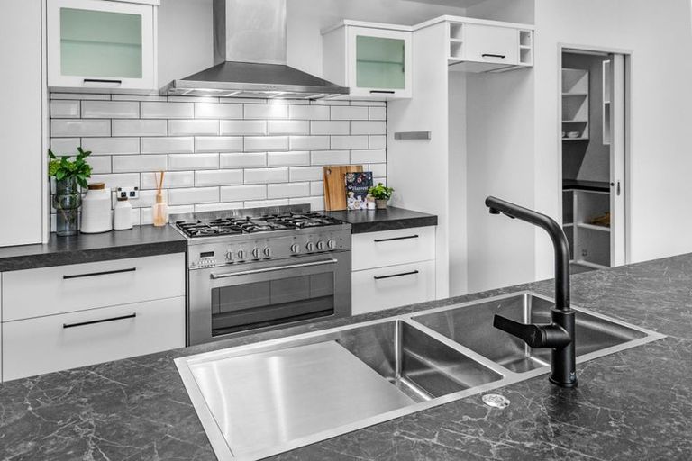 Photo of property in 5 Millpark Place, Northwood, Christchurch, 8051