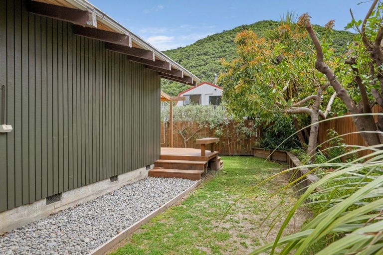 Photo of property in 46 Beach Road, Waikawa, Picton, 7220