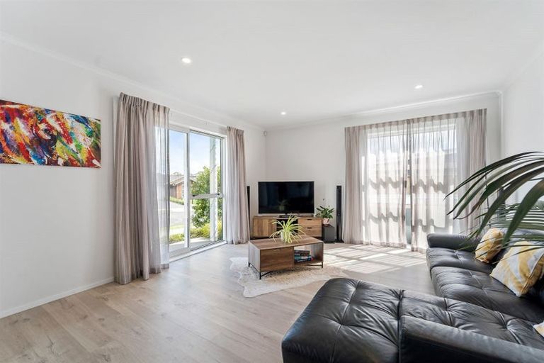 Photo of property in 21 Tyler Davies Drive, Red Beach, 0932