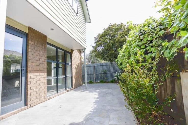 Photo of property in 300 Riccarton Road, Upper Riccarton, Christchurch, 8041