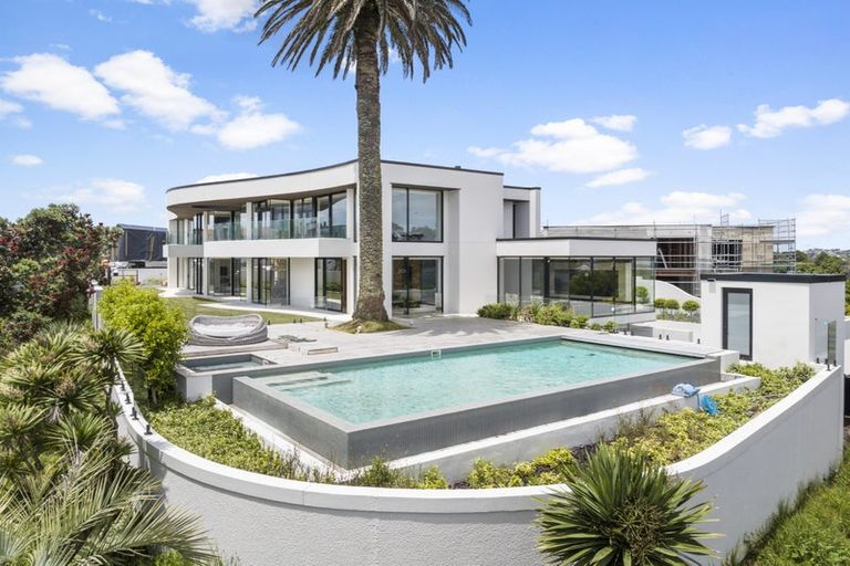 Photo of property in 92 Paritai Drive, Orakei, Auckland, 1071