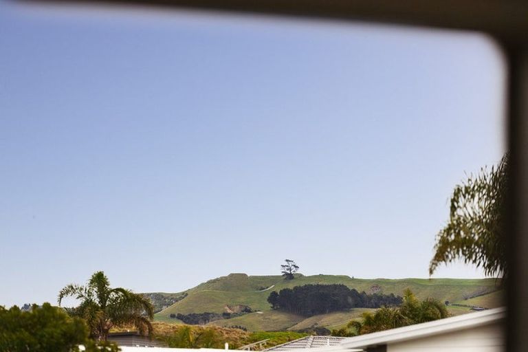 Photo of property in 16 Selliera Place, Papamoa Beach, Papamoa, 3118