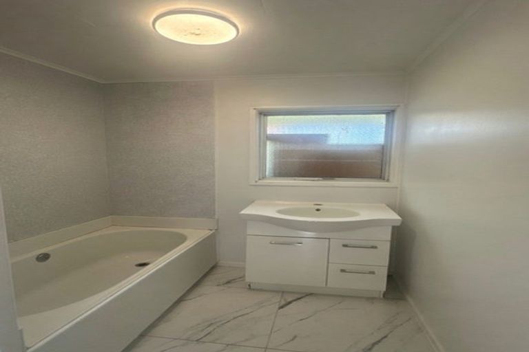 Photo of property in 1 Kohekohe Street, Meremere, Mercer, 2474