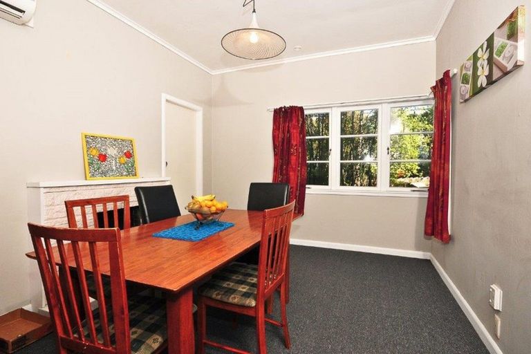 Photo of property in 21 Forest Lake Road, Forest Lake, Hamilton, 3200