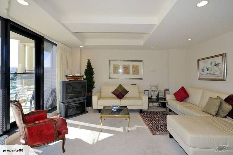 Photo of property in 9/310 Oriental Parade, Oriental Bay, Wellington, 6011