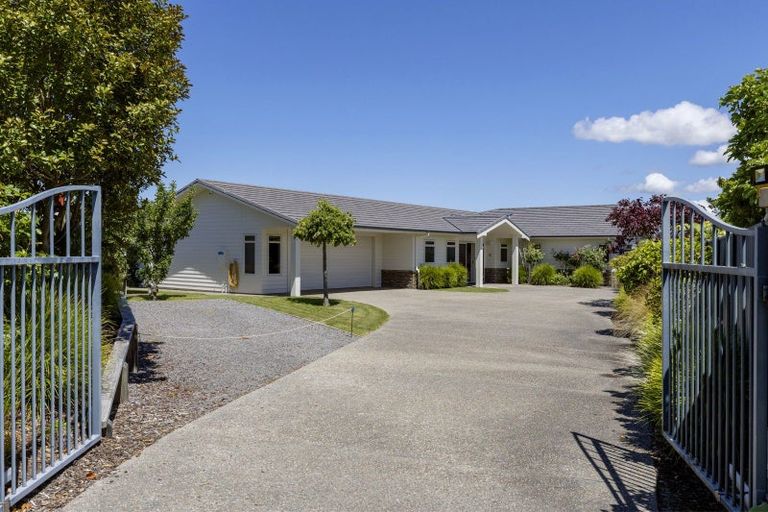 Photo of property in 5 Pukenamu Road, Rainbow Point, Taupo, 3330