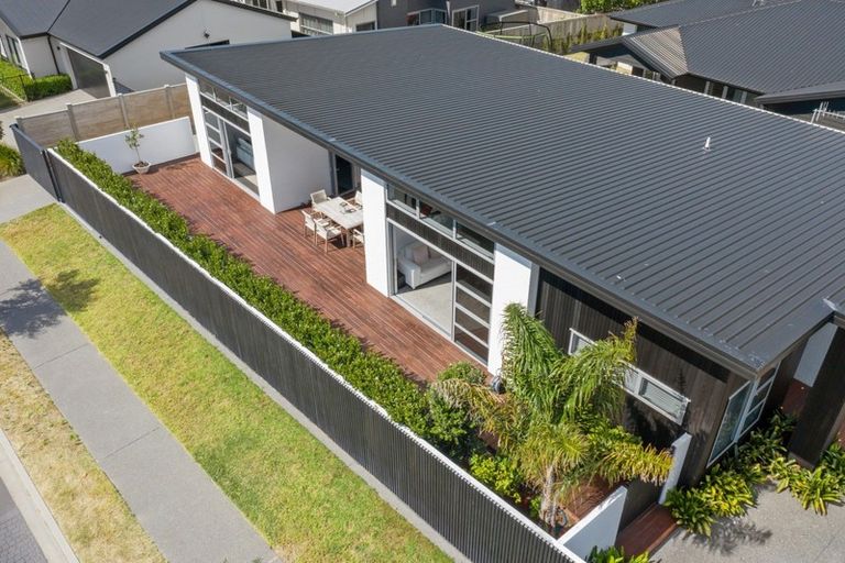 Photo of property in 2 Makura Drive, Papamoa Beach, Papamoa, 3118