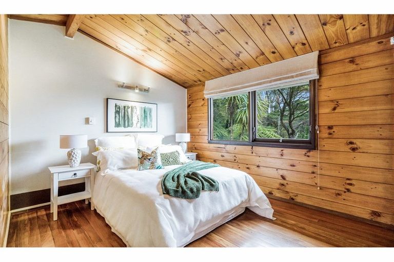 Photo of property in 230 Atkinson Road, Titirangi, Auckland, 0604