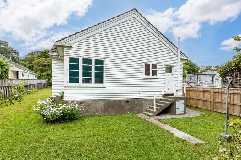 Photo of property in 67 Delhi Crescent, Khandallah, Wellington, 6035