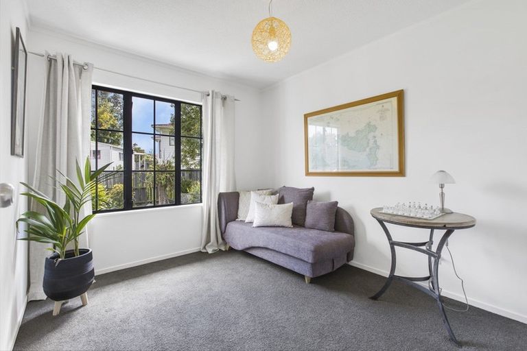 Photo of property in 15 Marendellas Drive, Bucklands Beach, Auckland, 2014