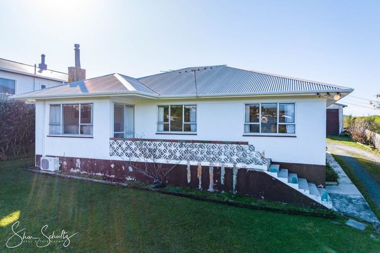 Photo of property in 30 Bickerstaffe Road, Maungaturoto, 0520