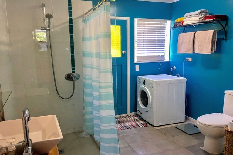 Photo of property in 6 Seaview Road, Paihia, 0200